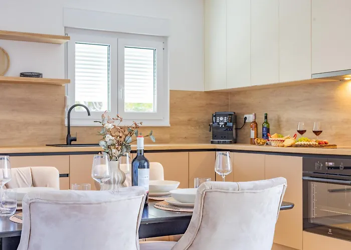 Biokovo J Parking Included * Makarská