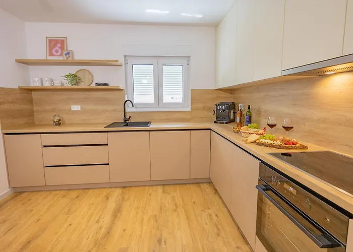 Biokovo J Parking Included Apartmán Makarská