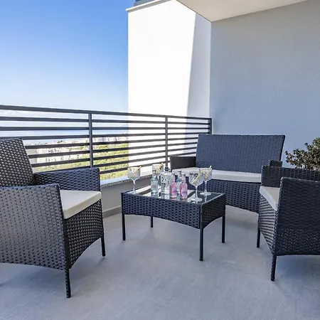 Biokovo J Parking Included Apartment Makarska