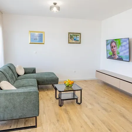 Biokovo J Parking Included Apartment